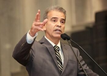 Alberto Feitosa diz que é contra impeachment de Lula e defende mudança através do voto; bolsonarista criticou inflação