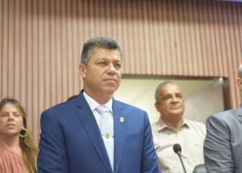 Ademir Batista é reconduzido à presidência da Câmara de Chã Grande por unanimidade para o biênio 2025/2026