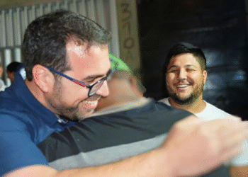 Rastros de boas ações e lealdade: as marcas de Léo Giestosa e Alexandre Ferreira no cenário político de Gravatá Rastros de boas ações e lealdade: as marcas de Léo Giestosa e Alexandre Ferreira no cenário político de Gravatá