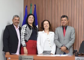 Advogada Janaine da Luz destaca participação na eleição da Mesa Diretora da Câmara de Chã Grande Advogada Janaine da Luz destaca participação na eleição da Mesa Diretora da Câmara de Chã Grande