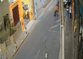 Vitória de Santo Antão: adolescente e cavalo são arremessados após animal disparar e bater em carro