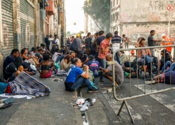 SP: muro construído pela prefeitura confina pessoas na Cracolândia SP: muro construído pela prefeitura confina pessoas na Cracolândia