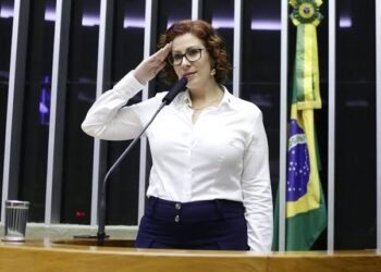 TRE-SP cassa mandato de Carla Zambelli por abuso de poder em ação movida por deputada do PSOL; Zambelli fala em “perseguição política contra conservadores”