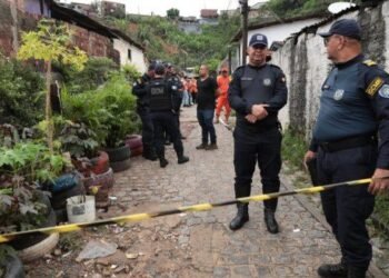 Chuvas no Recife: deslizamento de barreira deixa duas pessoas mortas; vítimas eram mãe e filha