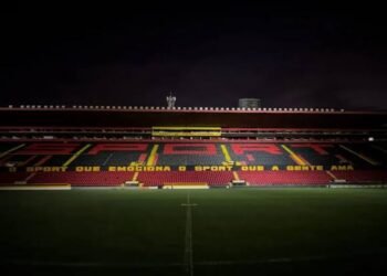 Reviravolta: Sport anuncia que reverteu decisão de jogos sem torcida e convoca torcedores para partida desta terça-feira (4) contra o Fortaleza Reviravolta: Sport anuncia que reverteu decisão de jogos sem torcida e convoca torcedores para partida desta terça-feira (4) contra o Fortaleza