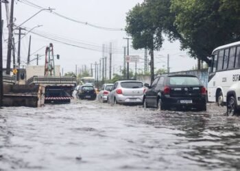 Inmet renova alerta vermelho e prevê chuvas intensas até manhã desta quinta-feira (6)