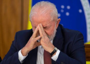 Queda livre: aprovação de Lula cai para 24% e marca pior patamar de todos seus mandatos, aponta Datafolha