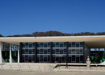Extremista é preso após tentativa de invasão no STF