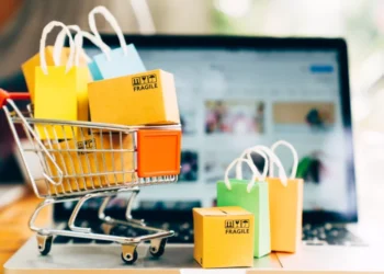 Shopee, Aliexpress e outros: Compra em site internacional vai ficar mais cara de novo, e o motivo é o ICMS; entenda