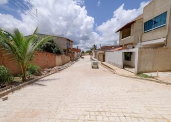 Investimentos em infraestrutura avançam em Gravatá e prefeitura conclui pavimentação de mais uma rua no bairro do Cruzeiro 