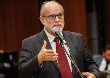 Waldemar Borges apresenta projeto de lei sobre o processo de concessão de serviços da Compesa
