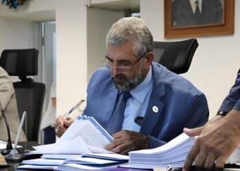 Goiana: TCE investiga prefeito interino por contratações ilegais milionárias