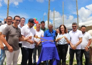 Chã Grande: Sandro Advogado inaugura Praça, Cozinha Comunitária e entrega nova ambulância e fardamentos para o SAMU