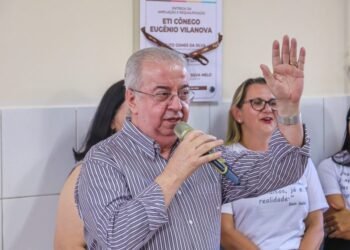 Escola Cônego Eugênio Vilanova é entregue totalmente requalificada e passa a ser a primeira Escola de Tempo Integral a rede municipal de Gravatá Escola Cônego Eugênio Vilanova é entregue totalmente requalificada e passa a ser a primeira Escola de Tempo Integral a rede municipal de Gravatá