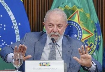 Lula assina MP que isenta 40 milhões de brasileiros da conta de luz; veja quem está incluído Lula assina MP que isenta 40 milhões de brasileiros da conta de luz; veja quem está incluído