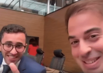 Recife: vereadores Gilson Filho e Tiago Medina são alvos de ação por quebra de decoro após piada de cunho sexual sobre dedo amputado de Lula