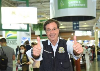 Gilson Machado lidera enquete sobre o Senado Gilson Machado lidera enquete sobre o Senado