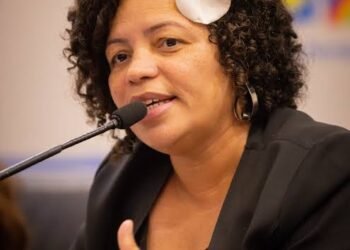 Dani Portela entrega título de cidadã Pernambucana à socióloga Vilma Reis e homenageia Lúcia de Badia Dani Portela entrega título de cidadã Pernambucana à socióloga Vilma Reis e homenageia Lúcia de Badia