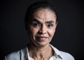 O que causou a queda de Marina Silva do governo em 2008 e qual a crise atual?