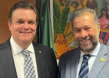 Em meio a escândalo bilionário no INSS, Lupi deixa Ministério da Previdência e Wolney Queiroz, do mesmo partido, assume comando