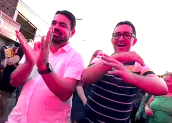 Depois da dança do incubado, Sandro Advogado e Joel Gomes ‘atacam’ ao som de Conde na Festa do Trabalhador em Chã Grande 