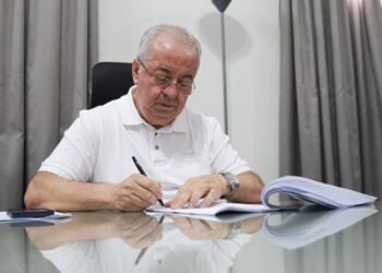 Prefeito de Gravatá envia à Câmara projeto de reajuste salarial para os professores da rede municipal