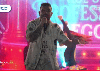 Agora: Lipe Lucena encerra a noite de shows no São João 2025 de Gravatá