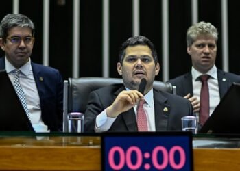 Congresso cria CPMI para investigar fraudes no INSS Congresso cria CPMI para investigar fraudes no INSS