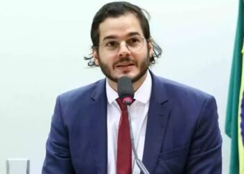 Túlio Gadelha acusa EUA de atacar o Irã por petróleo, e não para combater arsenal nuclear Túlio Gadelha acusa EUA de atacar o Irã por petróleo, e não para combater arsenal nuclear