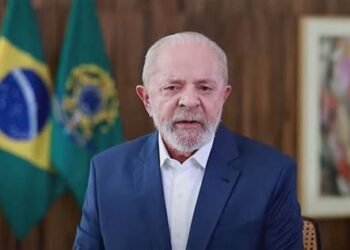 Lula após Trump acusar perseguição a Bolsonaro no Brasil: “Dêem palpite na sua vida e não na nossa”