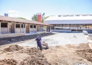 Gravatá: Obra da Escola Municipal Professora Elma Camilo atinge 80% de execução Gravatá: Obra da Escola Municipal Professora Elma Camilo atinge 80% de execução