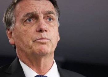 URGENTE: PF cumpre mandados de busca e apreensão na casa de Bolsonaro e sede do PL