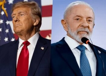 Trump assina decreto que oficializa tarifas de 50% ao Brasil