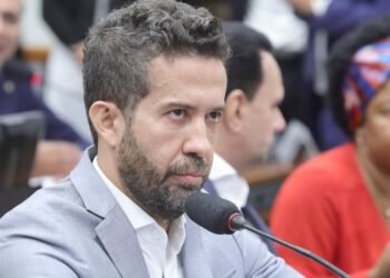 Conselho de Ética da Câmara aprova suspensão de mandato de André Janones