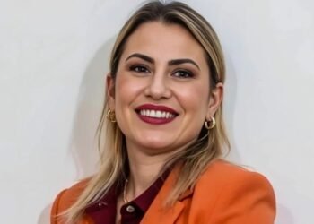 Vice-prefeita é afastada por suspeita de desviar mais de R$ 40 mil da saúde para ‘amarração amorosa’