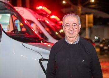 Trabalho que salva vidas: prefeito de Gravatá entrega, de uma única vez, quatro ambulâncias novas à população