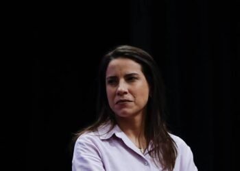 Raquel Lyra na mira de CPI por despesa irregular de R$ 100 milhões em comunicação