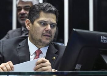 Alcolumbre critica ocupação das Mesas Diretoras do Congresso por parlamentares bolsonaristas