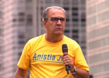 Moraes manda apreender passaporte de Silas Malafaia
