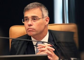 André Mendonça assume inquérito sobre fraudes no INSS