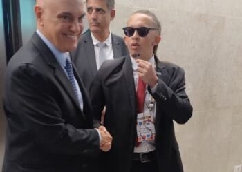 Em encontro com advogado fictício Mizael Silva, Moraes brinca com digital influencer: “estou precisando mesmo para me defender nos EUA”