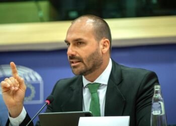 Eduardo Bolsonaro defende ação militar dos EUA contra Brasil