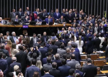Câmara dos Deputados aprova urgência com folga e acelera PL da Anistia