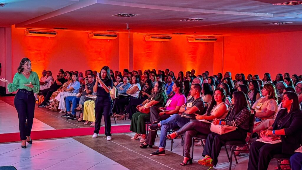 Saúde de Chã Grande promove programa Cuidar de quem Cuida em Gravatá Profissionais da saúde de Chã Grande participam do programa Cuidar de quem Cuida em evento no hotel Canarius em Gravatá