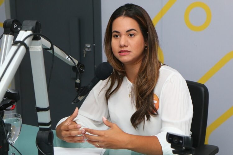 MPPE recomenda que Mirella Almeida reduza fila de terapias de TEA em Olinda