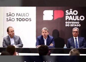 “Vou me preocupar quando falsificarem Coca-Cola”, brinca Tarcísio sobre adulterações em bebidas; fala rendeu críticas “Vou me preocupar quando falsificarem Coca-Cola”, brinca Tarcísio sobre adulterações em bebidas; fala rendeu críticas