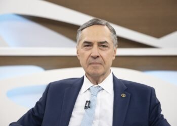 Luís Roberto Barroso anuncia aposentadoria e deixa o STF na próxima semana