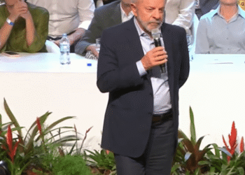 Lula mira no uso do Whatsapp e acerta na relação familiar: “Eu sempre achei que parente bom era aquele que a gente via uma vez por mês”
