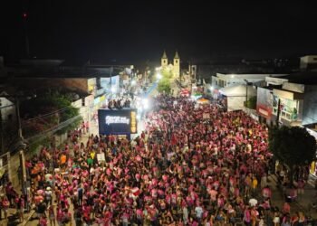 Bloco Arrebento leva multidão às ruas de Chã Grande