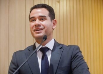 51% aprovam, 32% reprovam e 17% não sabem avaliar atuação de Joaquim Lira em enquete